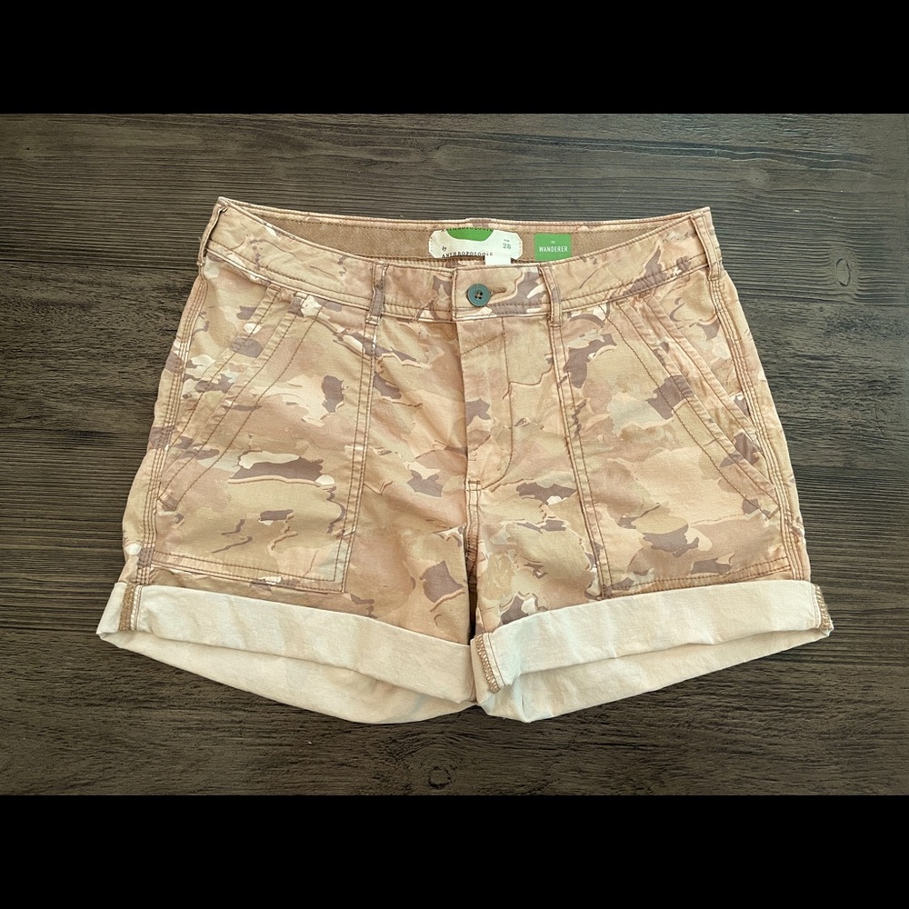 Anthropologie size 28 tan Camo cuffed shorts